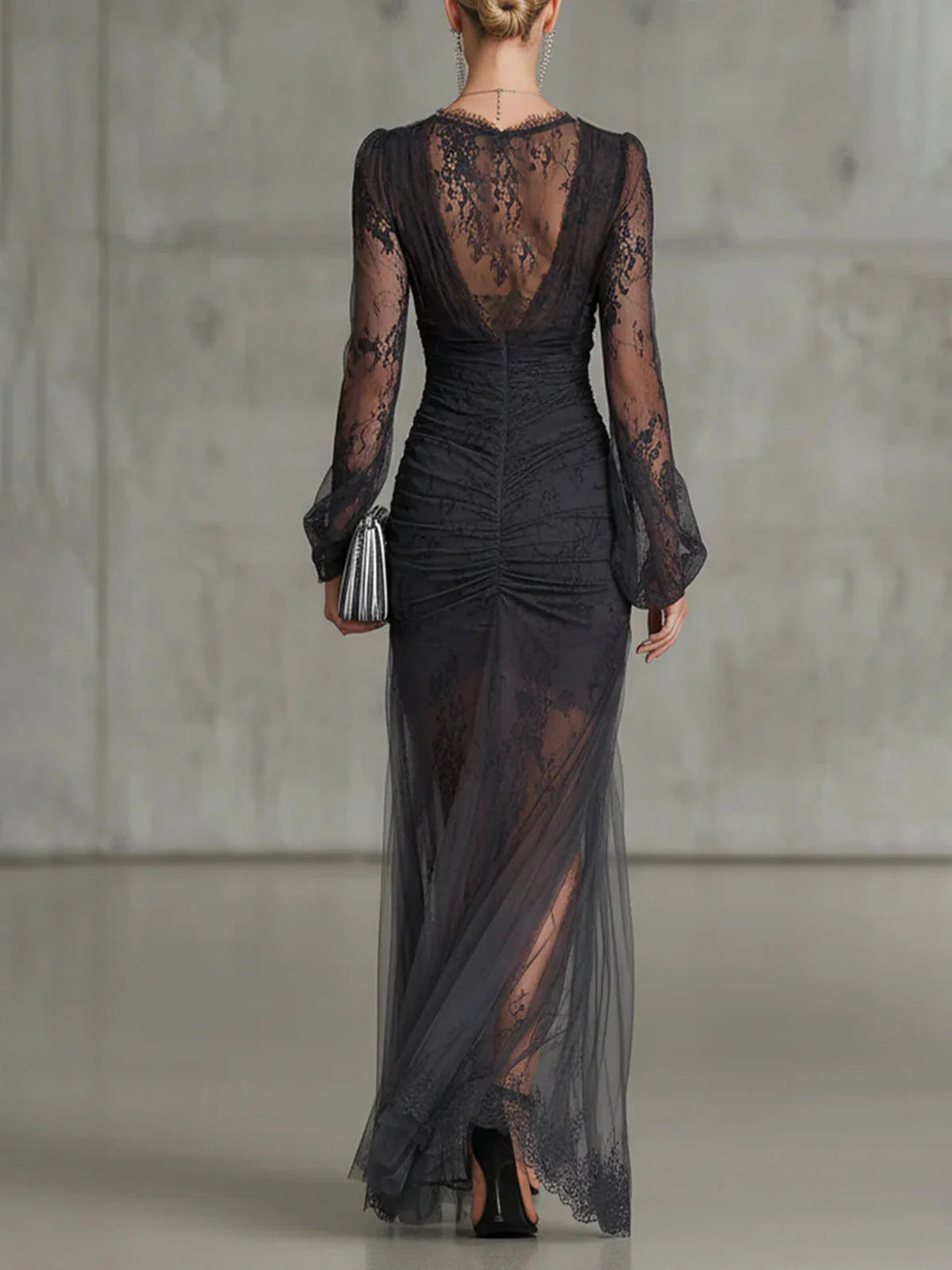 Laura | Dunkelgraues Spitzen-Maxikleid mit Raffungen