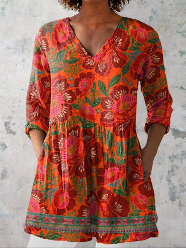 Cordula | Lange Bluse mit V-Ausschnitt" can be rewritten as "Cordula | V-Neck Long Blouse.
