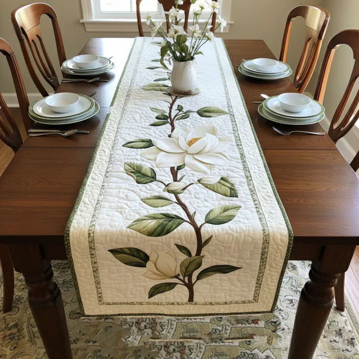 Gestepptes Tischläufer mit rustikalem Magnolienblüten-Design